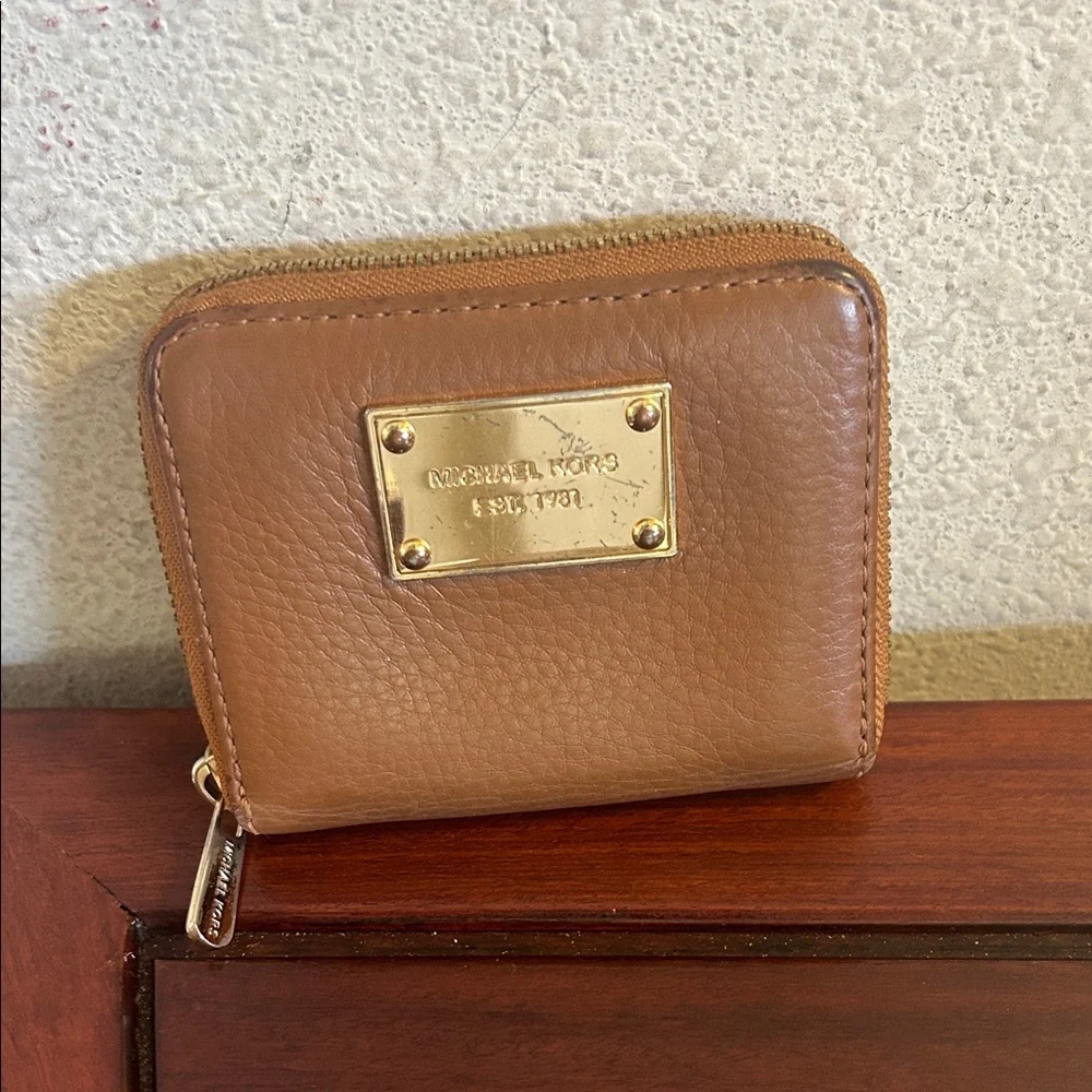 Michael Kors Brown Leather Zip Card Wallet with Gold Plaque